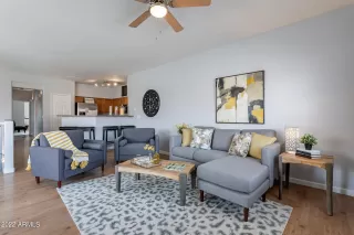 Photo #5: 6460888 Listing