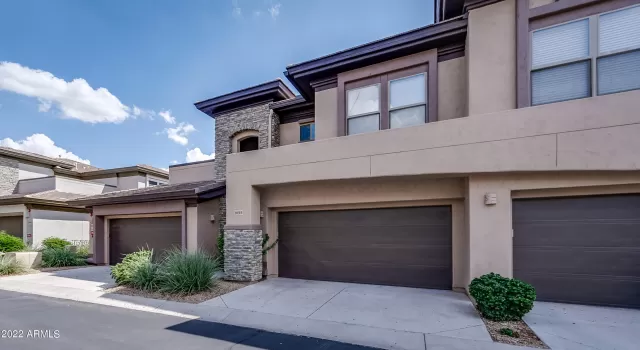 MLS: 6461035 Condo For Sale