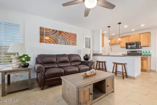 Photo #4: 6461172 Listing