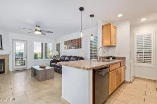 Photo #5: 6461172 Listing