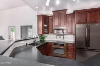 Photo #5: 6461807 Listing