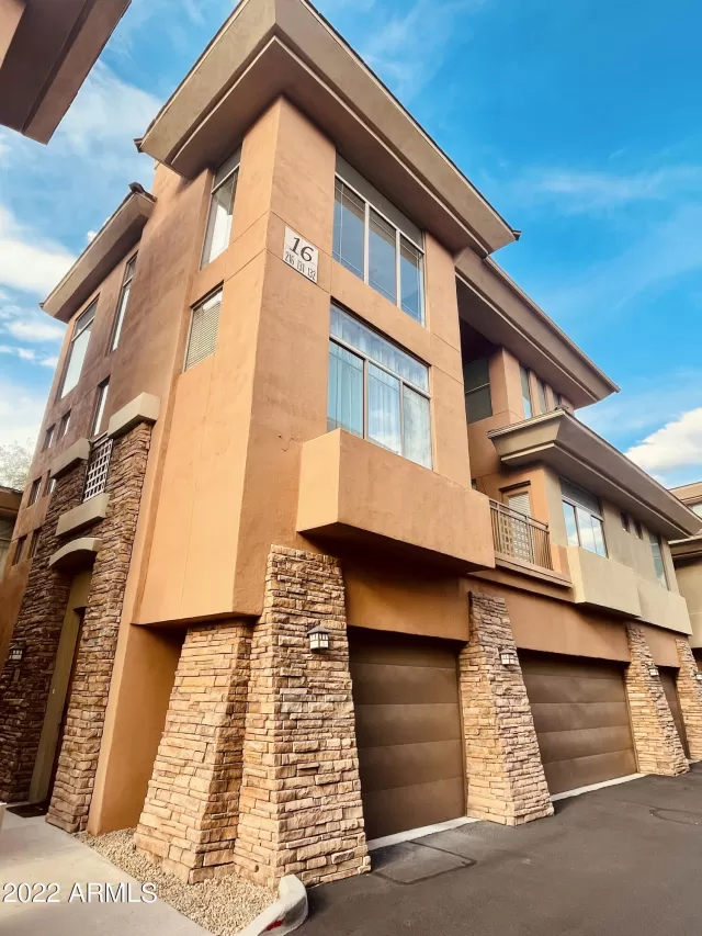 MLS: 6462357 Condo For Sale