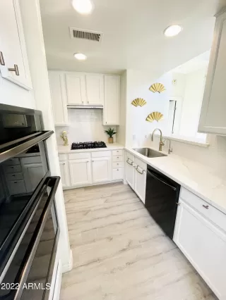 Photo #3: 6462357 Listing