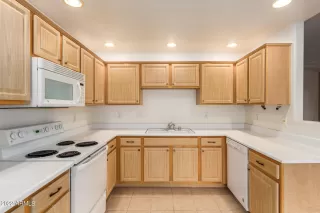 Photo #6: 6462387 Listing 