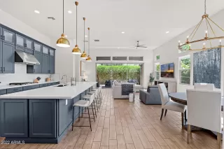 Photo #2: 6462697 Listing