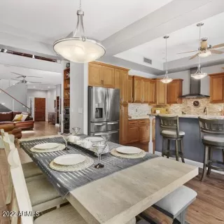 Photo #6: 6463131 Listing