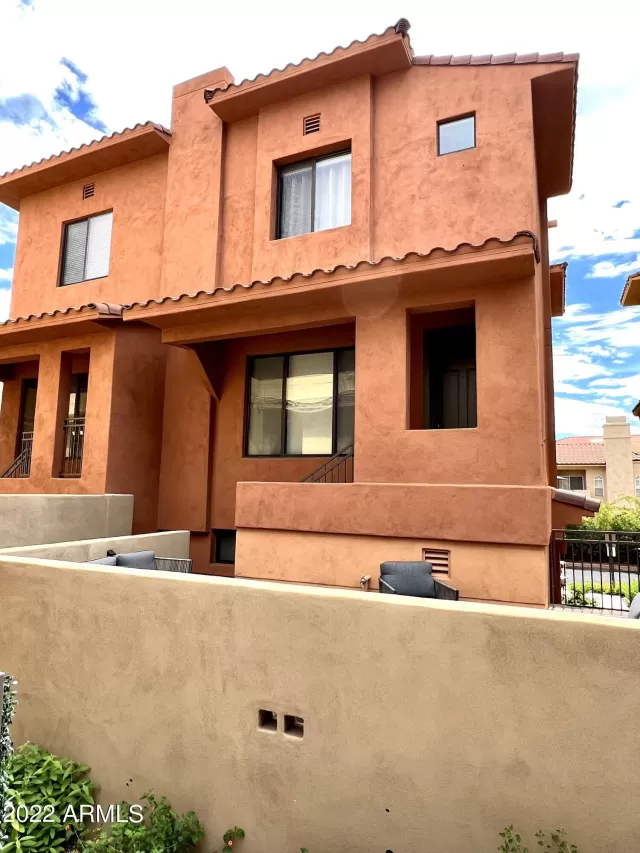 MLS: 6464028 Condo For Sale