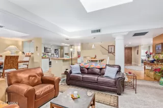 Photo #6: 6464100 Listing 
