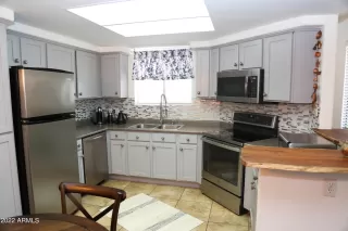 Photo #1: 6464500 Listing