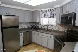 Photo #3: 6464500 Listing