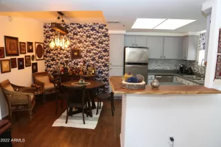 Photo #5: 6464500 Listing