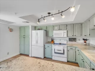 Photo #5: 6465004 Listing 