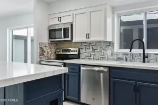 Photo #3: 6465129 Listing