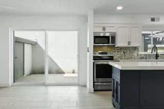 Photo #6: 6465129 Listing