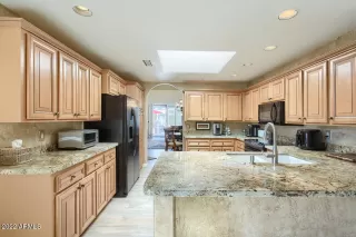 Photo #6: 6465603 Listing