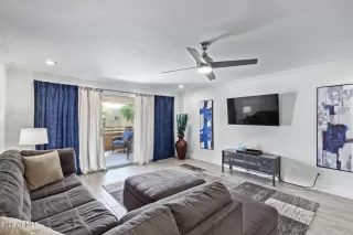 Photo #5: 6466376 Listing