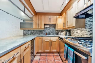 Photo #6: 6466418 Listing