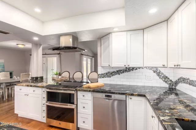 MLS: 6466933 Condo For Sale