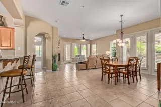 Photo #6: 6467269 Listing