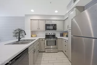 Photo #3: 6468309 Listing