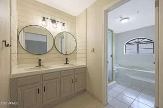 Photo #6: 6468309 Listing