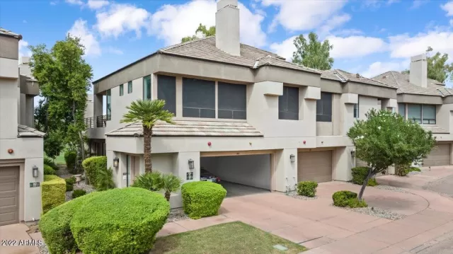 MLS: 6468684 Condo For Sale