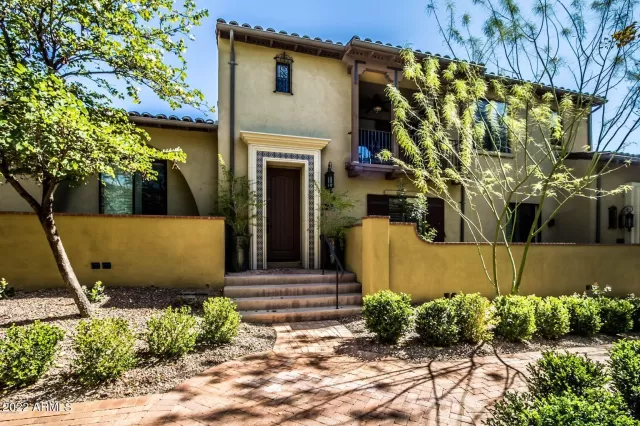 MLS: 6468883 Condo For Sale