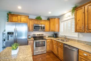 Photo #3: 6469172 Listing