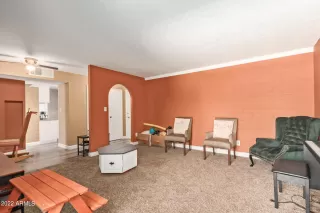 Photo #5: 6469942 Listing