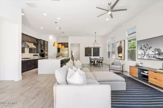 Photo #3: 6470193 Listing 