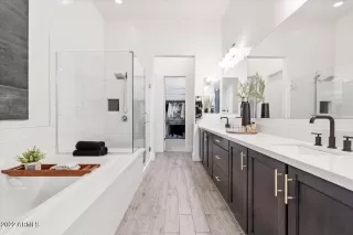 Photo #6: 6470193 Listing 