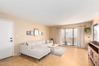 Photo #2: 6470206 Listing