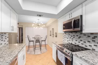 Photo #6: 6470206 Listing
