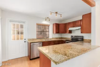 Photo #4: 6470781 Listing