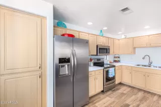 Photo #6: 6470975 Listing 