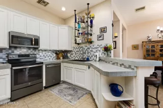 Photo #6: 6471550 Listing
