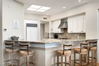 Photo #6: 6473077 Listing