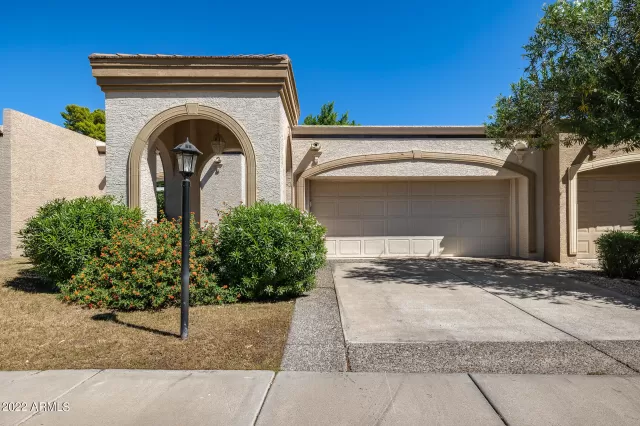 MLS: 6473944 Condo For Sale