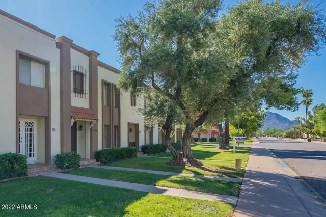 MLS: 6473977 Condo For Sale