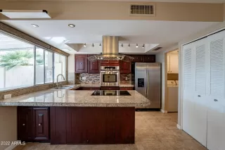 Photo #6: 6473977 Listing