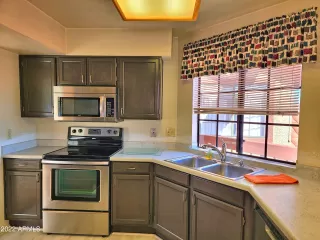 Photo #4: 6474137 Listing