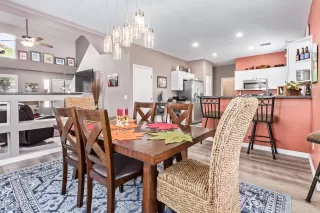 Photo #5: 6474187 Listing