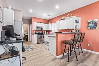 Photo #6: 6474187 Listing