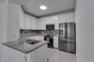 Photo #3: 6474327 Listing