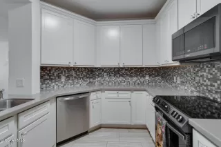 Photo #4: 6474327 Listing