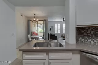 Photo #5: 6474327 Listing