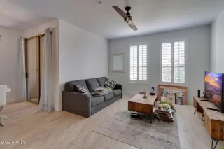 Photo #6: 6474327 Listing