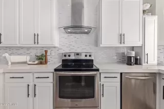 Photo #3: 6474547 Listing