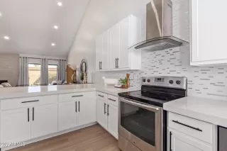 Photo #4: 6474547 Listing