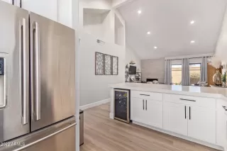 Photo #5: 6474547 Listing